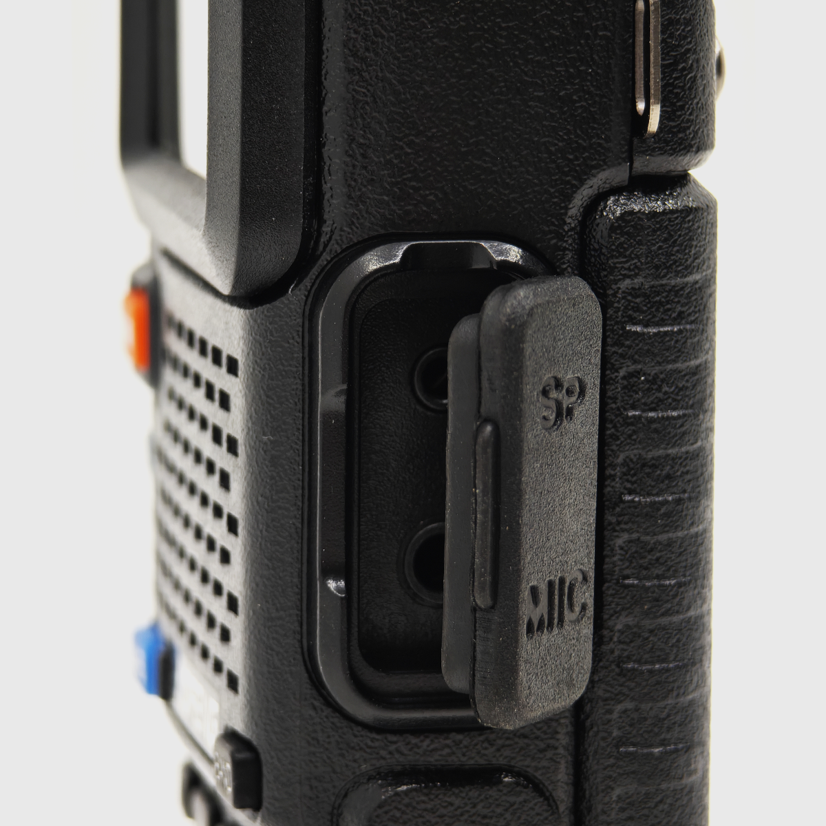 BAOFENG VISOKODOMETNI DIGITALNI VOKI TOKI