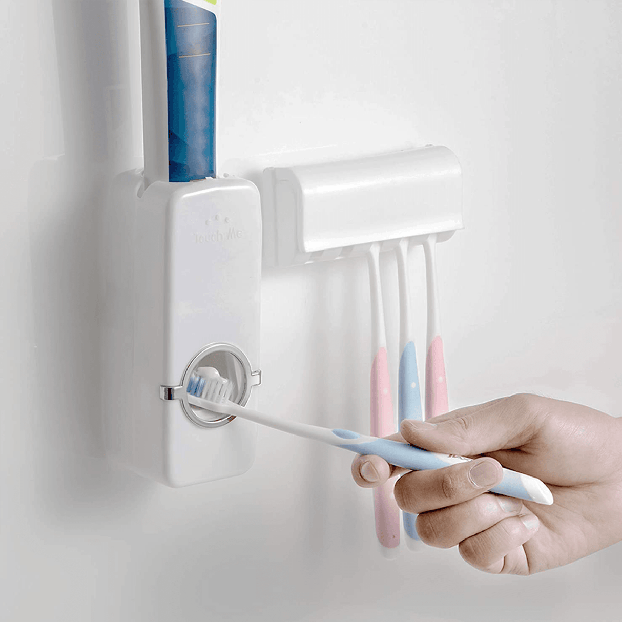 DRŽAČ ZA ČETKICE I DOZATOR PASTE